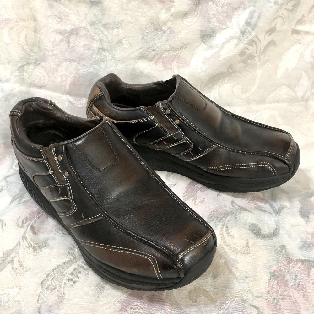 SKECHERS Shape-Ups 'Strider' Distressed Brown Leather Toning Sneakers Shoes 12 W